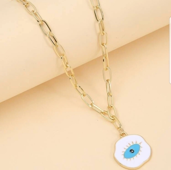Jewelry - 𝅺new Eye 🧿 pendant with gold colored necklace Worn for Good Luck 🍀